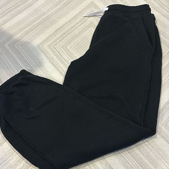 Old Navy Boys Black Sweatpants - Size XL (14/16) - Picture 1 of 6